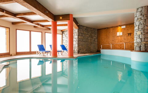 Vallandry 651: Property, Water, Window, Swimming Pool, Building, Azure, Interior Design, Floor, Leisure, House