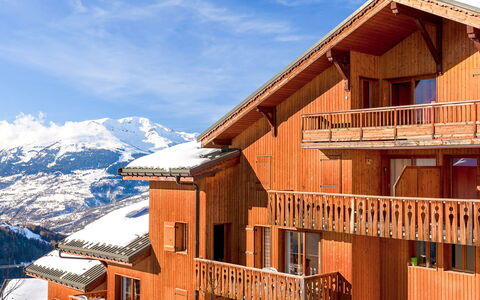 Vallandry 651: Sky, Cloud, Building, Window, Wood, Mountain, House, Snow, Slope, Residential Area