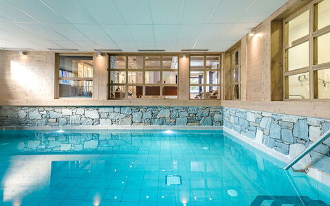 Les Gets 651: Water, Property, Swimming Pool, Window, Interior Design, Floor, Flooring, Leisure, Real Estate, Glass
