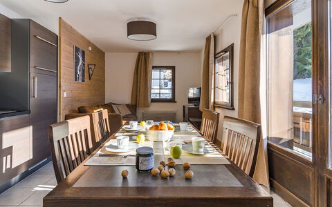 Les Gets 651: Table, Furniture, Property, Window, Wood, Tableware, Interior Design, Chair, Flooring, Kitchen