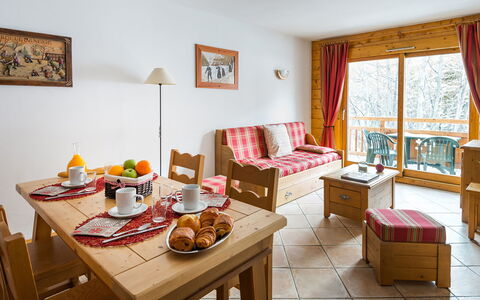 Serre Chevalier 651: Table, Furniture, Window, Picture Frame, Tableware, Food, Wood, Interior Design, Chair, Curtain