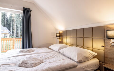 Lakeside Village 8 (+ Sauna): Furniture, Building, Comfort, Wood, Textile, Flooring, Floor, Hardwood, Curtain, Bed Frame