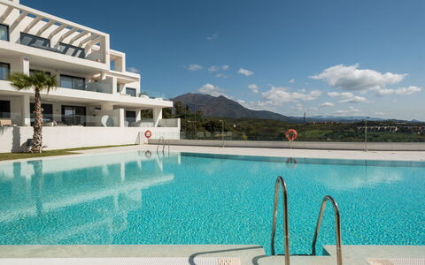 Mañanas Felices Iii: Water, Sky, Cloud, Swimming Pool, Building, Outdoor Furniture, Shade, Leisure, Window, Rectangle