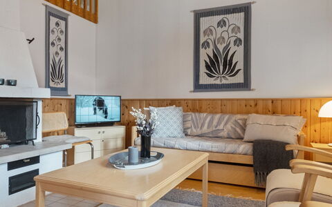 Siulapalkinen a 4: Furniture, Interior Design, Flooring, Wood, Floor, Room, Couch, Ceiling, Living Room, Lighting