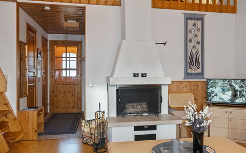 Siulapalkinen a 4: Wood, Furniture, Interior Design, Flooring, Ceiling, Floor, Room, Wood Flooring, Living Room, Hardwood