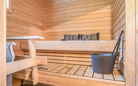 Himoksen Keiju 1: Bed, Furniture, Bedroom, Interior Design, Bedding, Bed Sheet, Flooring, Wood, Floor, Room