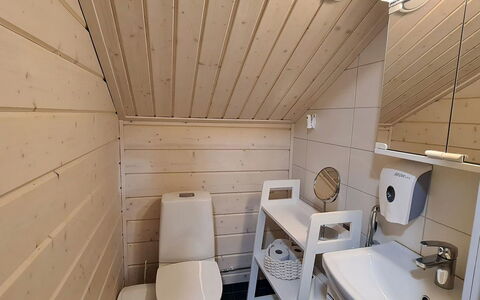 Himoksen Keiju 1: Bed, Furniture, Bedroom, Interior Design, Bedding, Bed Sheet, Flooring, Wood, Floor, Room