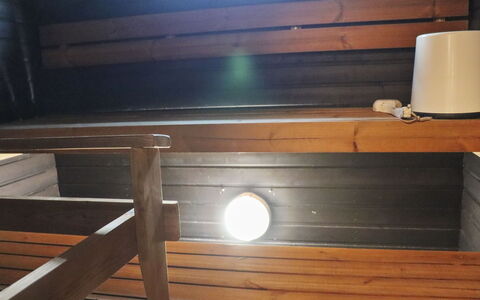 Skivillas 78 (4): Bed, Furniture, Bedroom, Interior Design, Bedding, Bed Sheet, Flooring, Wood, Floor, Room