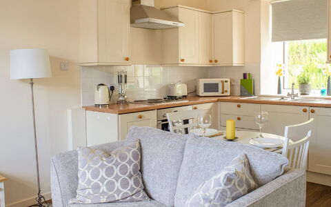 Flat 2 Keeper'S Cottage: Sky, Cloud, Plant, Flower, Ecoregion, Natural Landscape, Tree, Land Lot, Agriculture, Plain