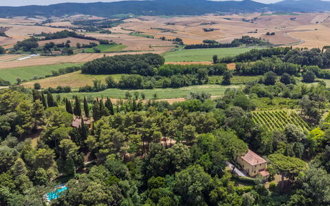 Saletto: Sky, Plant, Ecoregion, Natural Landscape, Highland, Tree, Land Lot, Plain, Grassland, Grass