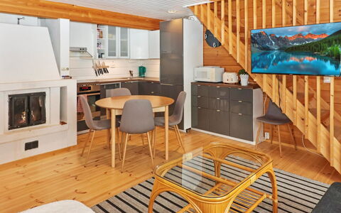 Saukonpiilo 1: Balcony, Apartment, Shade, Glass, Condominium, Handrail, Porch, Daylighting, Deck, Outdoor Furniture