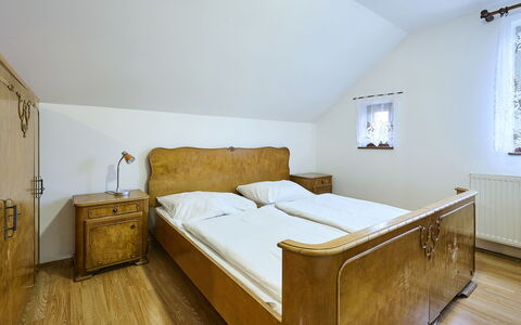 Garden & Pets Escape: Property, Furniture, Window, Comfort, Building, Drawer, Cabinetry, Bed Frame, Wood, Pillow