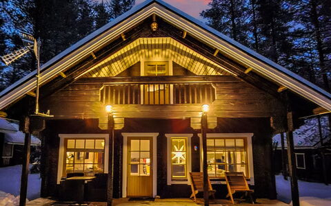 Villa Pipa: Cottage, House, Home, Garden Buildings, Siding, Log Cabin, Farmhouse, Estate, Shed, Yard