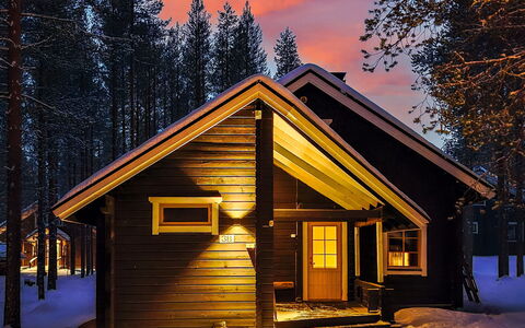 Villa Pipa: Cottage, House, Home, Garden Buildings, Siding, Log Cabin, Farmhouse, Estate, Shed, Yard