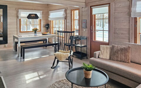 Villa Pipa: Cottage, House, Home, Garden Buildings, Siding, Log Cabin, Farmhouse, Estate, Shed, Yard