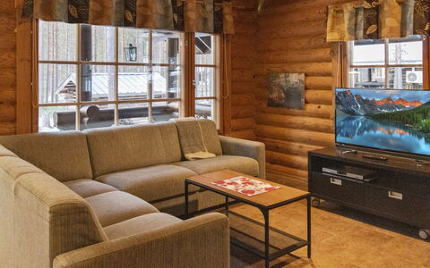 Kirnutie 3: Furniture, Couch, Interior Design, Wood, Flooring, Living Room, Floor, Ceiling, Room