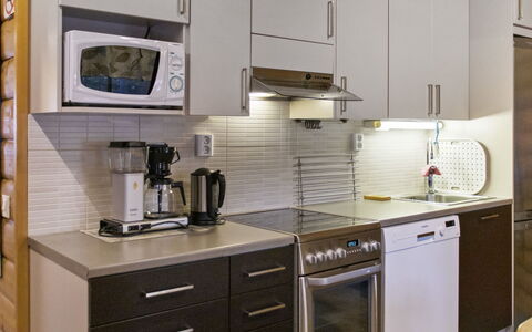 Kirnutie 3: Kitchen Appliance, Kitchen, Countertop, Cabinetry, Major Appliance, Home Appliance, Furniture, Interior Design, Wood, Flooring