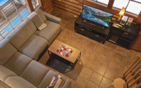 Kirnutie 3: Couch, Wood, Living Room, Furniture, Interior Design, Floor, Flooring, Home, Apartment