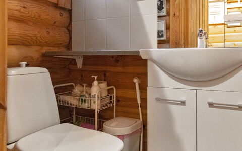 Kirnutie 3: Bathroom Sink, Plumbing Fixture, Sink, Bathroom, Interior Design, Flooring, Wood, Tap, Floor, Plumbing
