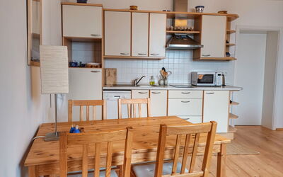 Accommodation:&nbsp;Skylight Escape 63.1