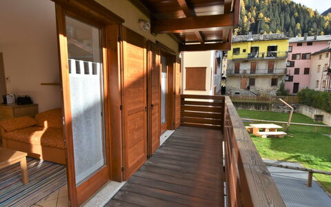 Cà Serena: Building, Plant, Wood, Window, Wood Stain, Real Estate, Hardwood, Cottage, Flooring, Roof