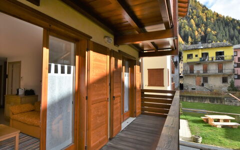 Cà Serena: Building, Property, Sky, Cloud, Plant, Wood, Architecture, Window, Door, Real Estate