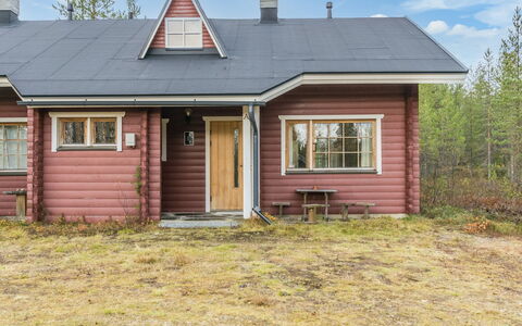 Lapintatti a: Cottage, House, Home, Garden Buildings, Siding, Log Cabin, Farmhouse, Estate, Shed, Yard
