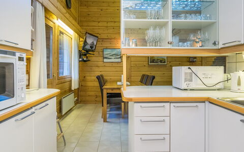 Lapintatti a: Cottage, House, Home, Garden Buildings, Siding, Log Cabin, Farmhouse, Estate, Shed, Yard