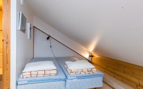 Lapintatti a: Cottage, House, Home, Garden Buildings, Siding, Log Cabin, Farmhouse, Estate, Shed, Yard