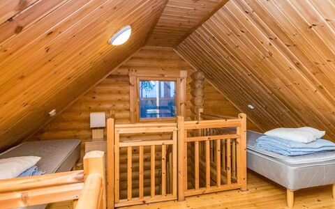 Kuukkelin Tupa 2: Balcony, Apartment, Shade, Glass, Condominium, Handrail, Porch, Daylighting, Deck, Outdoor Furniture
