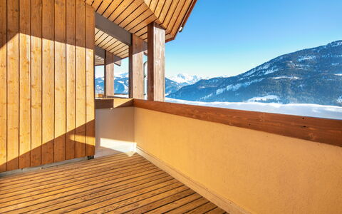 Les Avanchers-Valmorel 605: Sky, Property, Window, Wood, Building, Shade, Interior Design, Wood Stain, Wall, Mountain