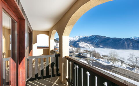 Les Avanchers-Valmorel 606: Sky, Property, Building, Wood, Architecture, Porch, Plant, Snow, House, Mountain