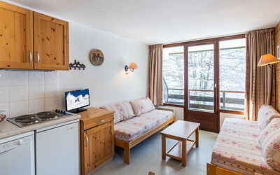 Accommodation:&nbsp;Grand Morillon 604.3