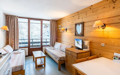 Accommodation:&nbsp;Grand Morillon 604.2