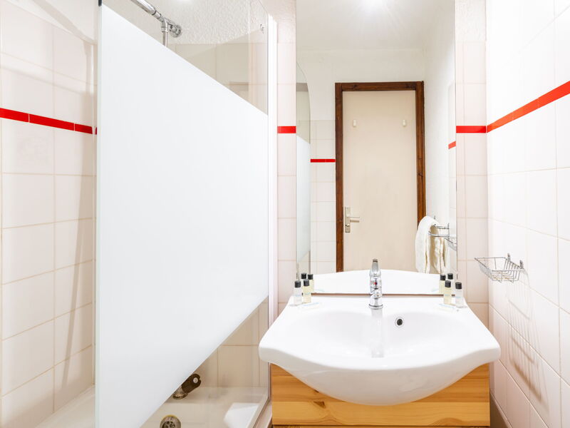 Accommodation:&nbsp;Grand Morillon 604.2