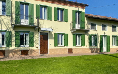 Magna Fina: Sky, Building, Window, Plant, Wood, Land Lot, House, Tree, Grass, Cottage