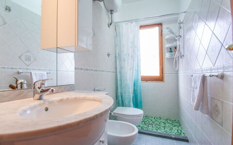 La Collina: Mirror, Sink, Plumbing Fixture, Tap, Property, Bathroom Sink, Purple, Bathroom, Interior Design, Building
