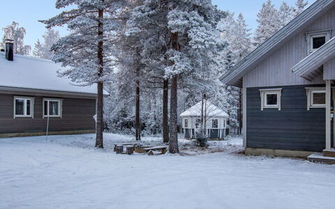 Aslakin Helmi a: Cottage, House, Home, Garden Buildings, Siding, Log Cabin, Farmhouse, Estate, Shed, Yard