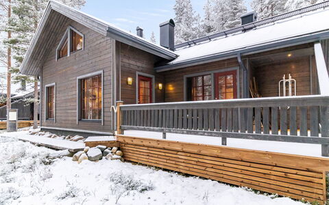 Pyhänkarhu 1: Cottage, House, Home, Garden Buildings, Siding, Log Cabin, Farmhouse, Estate, Shed, Yard