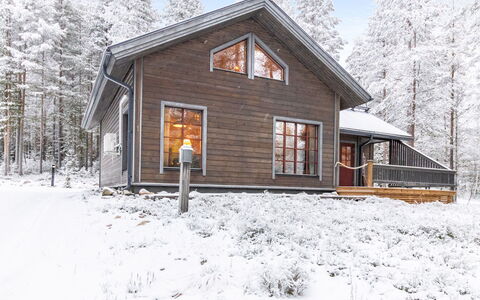 Pyhänkarhu 1: Cottage, House, Home, Garden Buildings, Siding, Log Cabin, Farmhouse, Estate, Shed, Yard