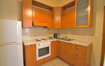 Studio Superior 4 Balcony: Countertop, Cabinetry, Building, Property, Kitchen Sink, Sink, Tap, Kitchen Stove, Kitchen, Kitchen Appliance