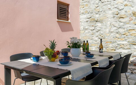 Negri: Cloud, Sky, Building, Tableware, Azure, Plant, Chair, Table, Condominium, Porch
