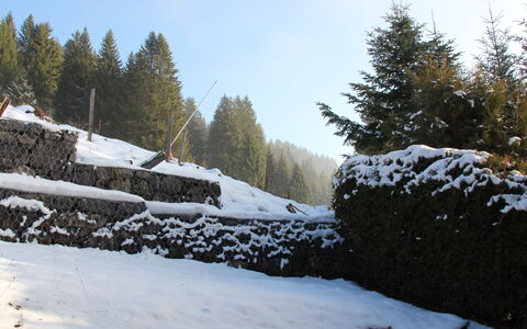 Athena 6: Sky, Snow, Building, Window, Slope, Freezing, House, Geological Phenomenon, Urban Design, Winter