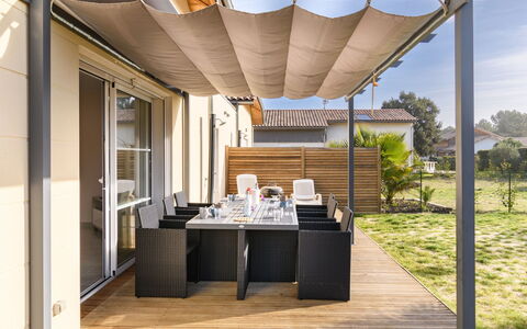 Lamanchs: Sky, Cloud, Table, Wood, Interior Design, Shade, Flooring, Floor, Tree, Plant