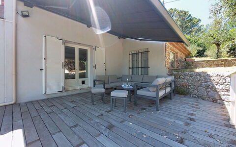 Les Eaux Claires: Grass, Home, Land Lot, Garden, Groundcover, Door, Siding, Farmhouse, Garden Buildings