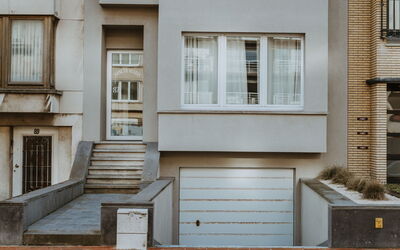 Blankenberge 810: Building, Window, Wood, Rectangle, Material Property, Composite Material, Facade, Door