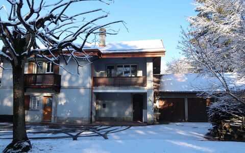 Le Verger: Sky, Cloud, Plant, Building, Window, Tree, House, Land Lot, Cottage, Grass