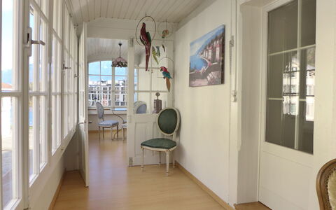 Bieri-Haus: Sky, Building, Plant, Window, Tree, Urban Design, Residential Area, Asphalt, Wheel, Road Surface