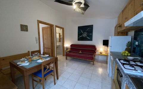 Accommodation:&nbsp;Blue House 710.1