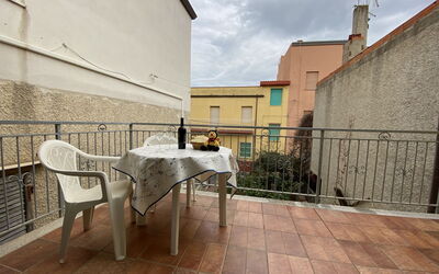 Accommodation:&nbsp;Blue House 710.1